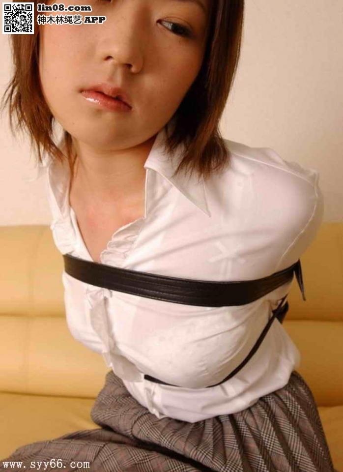 亚洲妹妹玩西式