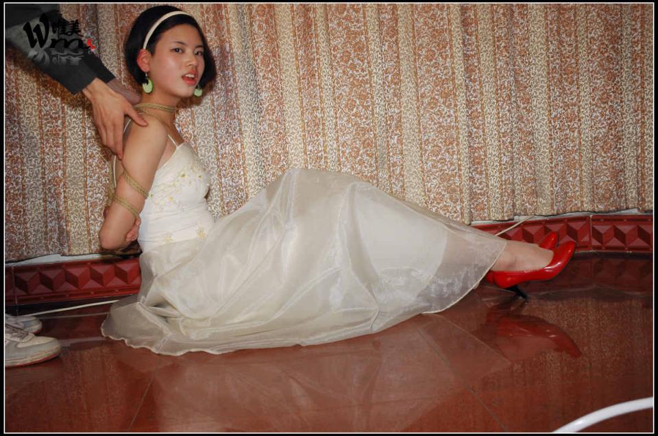 叶子 - 婚纱3 [高手缚（中式五花）,礼服（婚纱）,高跟鞋,中国女孩]