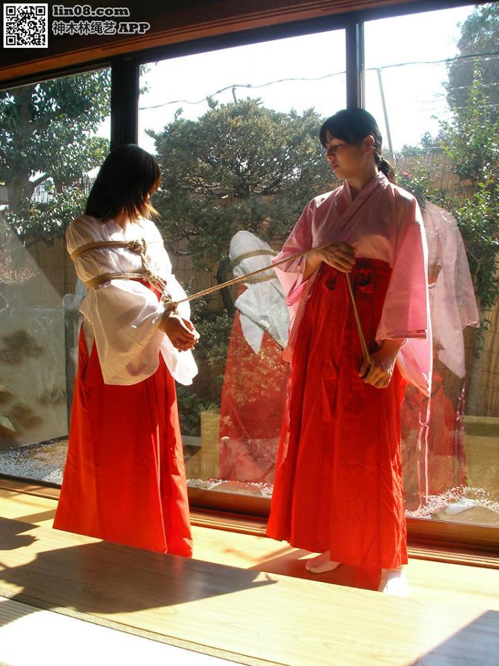 巫女の苦行 [民族（和服）,日本美女,职业（巫女）]