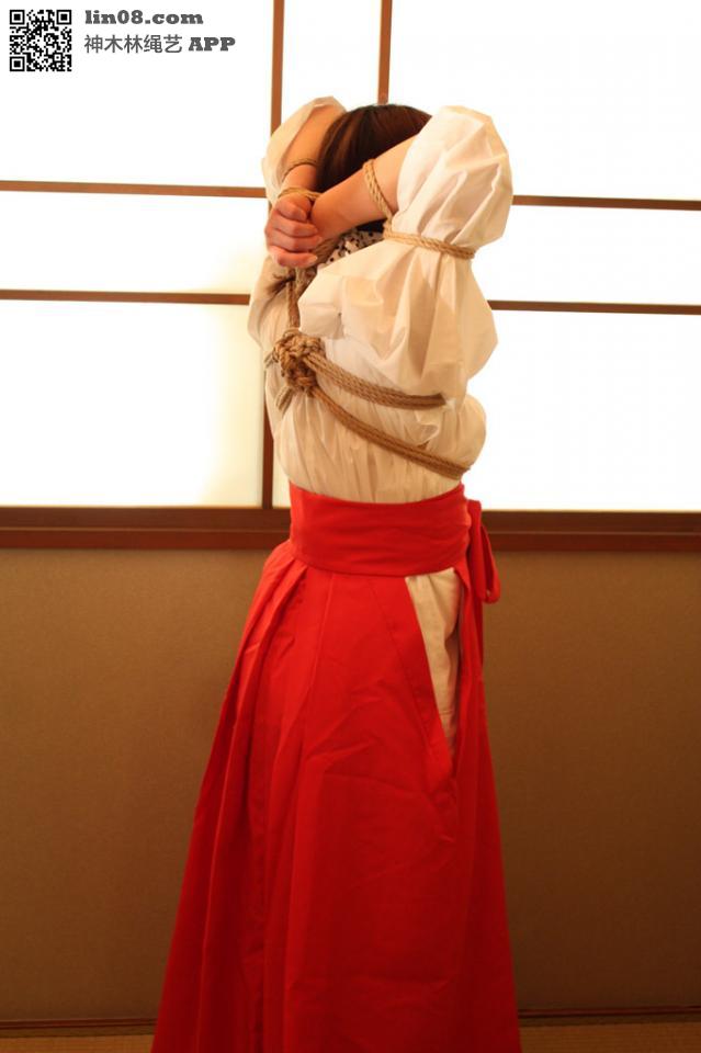 巫女の苦行2 [民族（和服）,日本美女,职业（巫女）]