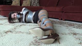 GNDBondage 胶带捆绑肉丝美女 已重新编辑，欧美肉丝美女被胶带捆绑堵嘴