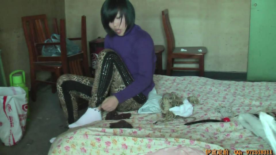 Dating new girl She is enjoying been tied up