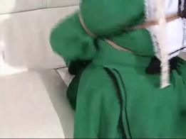 两妹子COS之后轮流捆绑鞭打 COS=。=   鞭打。   还有吊捆