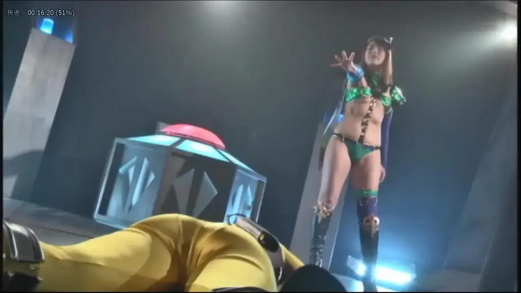 戦隊ヒロインサーガVol.01 銀河特捜デイトナレンジャー編 GTRL16_01全名：戦隊ヒロインサーガVol.01 銀河特捜デイトナレンジャー編<br>女战士被女恶魔击败俘虏，醒来时发现四肢被锁上了铁铐，用铁链禁锢起来<br>敌人残忍的对她进行了电击和鞭打的凌辱