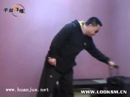 綑綁美女空姐 超好看的吊綁<br>被吊起來苦苦掙扎