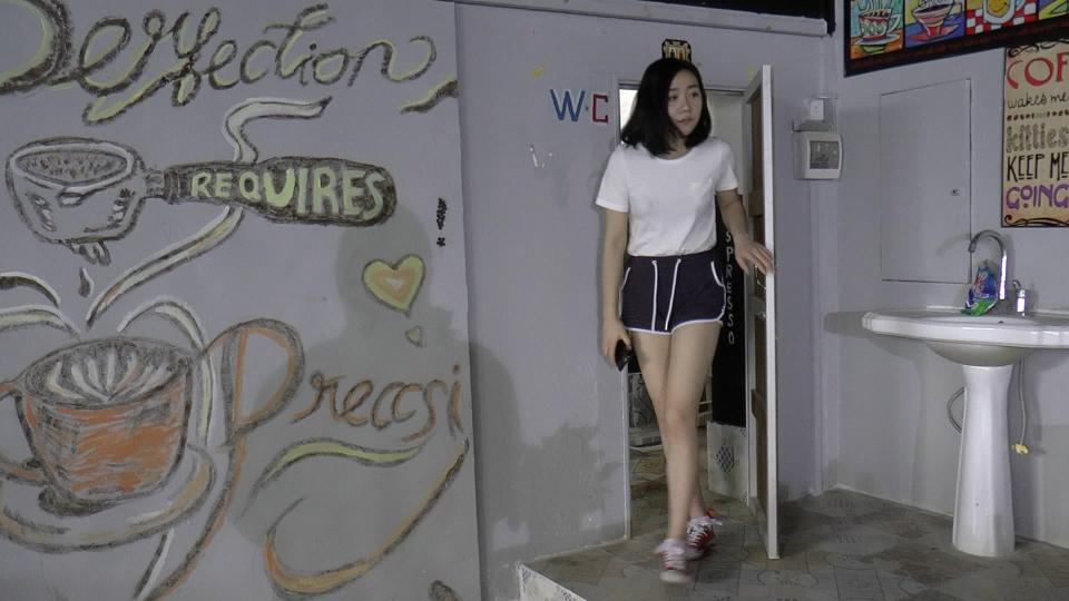 新片速递 美女记者化妆侦察被堵，白袜捆绑挑逗，裸足捆绑逃脱。精彩多多，不容错过  新片速递 美女记者化妆侦察被堵，白袜捆绑挑逗，裸足捆绑逃脱。再一次定拍的诗琪，大家看看吧，喜欢的就下吧。本片全长35分钟，应该上集吧。无论大家喜欢不喜欢，喜欢得到大家支持。<br>上部内容：女记者收读者委托，前往一个咖啡厅调查，却被陷害捆绑虐待。谁料记者竟挣扎开绳索，妄图逃脱，被歹徒发现。气急败坏的歹徒。。。。。<br>面临我们的美女记者的后果是什么呢，下载后观看吧。还有要说明的片子的剧情把握的还是很不错的。无论大家是否购买，我都还是感激大家的。<br>全片35分钟，1.02G<br>