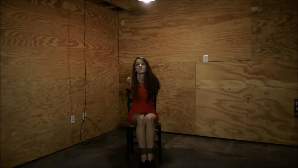 Interrogated To Talk 片名：Interrogated To Talk<br>网址：http://brendasbound.com/x-new/new-set.php?setid=46390&user=brendasbound#.Vxmb-PmECfE<br>brendasbound.com网站制作<br>美女Terra被人监禁在小屋子里进行捆绑