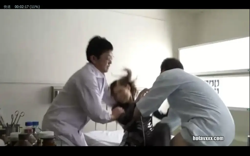  美人潜入捜査官 识别码:	WANZ-049<br>导演:	きとるね川口  <br>制作商:	ワンズファクトリー  <br>发行商:	WANZ FACTORY<br>黑色皮衣美女搜查官被禁锢在医用拘束架上，分开双腿被羞辱