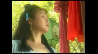 爱剪辑-被下药的女侠 侠女冷小凤找人时误入妓院后被老鸨子下药，醒来后发现自己被绑了起来，黄手绢堵着嘴巴口不能言任人买卖调戏。