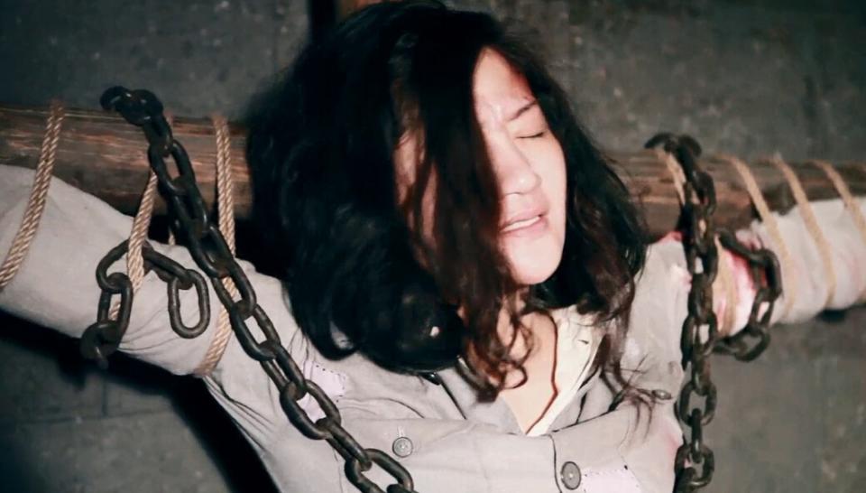  红豆天空 《映山红》  红豆天空 《映山红》<br>创作：红豆工作室<br>一个女红军被敌人抓住后不屈不挠，面对敌人用尽各种刑法之后还是依然不吐露半点我党的秘密，是一部精彩的剧情女烈电影~