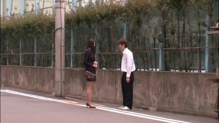 縄蜜淫画 其の一 女教師爆肉奴隷堕ち 坂本理沙 識別碼: DNWA-001-1<br>長度: 178分鐘<br>導演: ばば★ザ★ばびぃ<br>製作商: BabyEntertainment<br>發行商: ベイビーエンターテイメント<br>系列: 縄蜜淫画<br>類別:高畫質 女優按摩棒 凌辱 拘束 紧缚 SM DMM獨家 單體作品<br>演員:坂本理沙<br>美女被拘束凌辱，捆绑调教 ，按摩猥亵