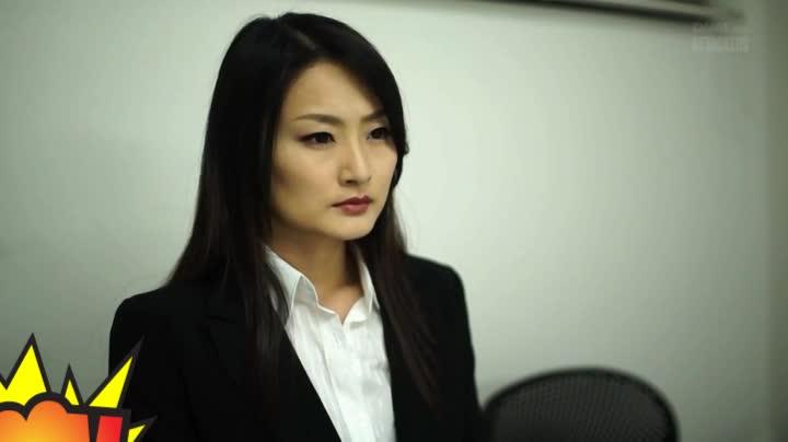 女体拷問研究所 LAST DANCE 女捜査官、姫川亜由美 最後の七日間 竹内紗里奈 識別碼: SSPD-114<br>發行日期: 2014-10-07<br>長度: 240分鐘<br>導演: Koolong<br>製作商: アタッカーズ<br>發行商: スーパースペシャル<br>類別:折磨 高畫質 凌辱 女檢察官 強姦 DMM獨家 單體作品<br>演員:竹内紗里奈<br>美女搜查官任务失败被捆绑监禁，玩弄调教，折磨拘束，被软管捆绑成毛毛虫被注射媚药改造