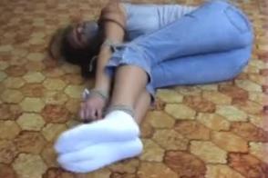 白袜外国美女被捆绑 买了会有更多哦！！<br>请多多支持！！