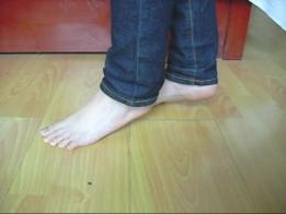 [Qingtong Feet] Ms. Bai's feet show ©Qingtong Foot<br><br>Featuring: foot fetish, and Jeans.