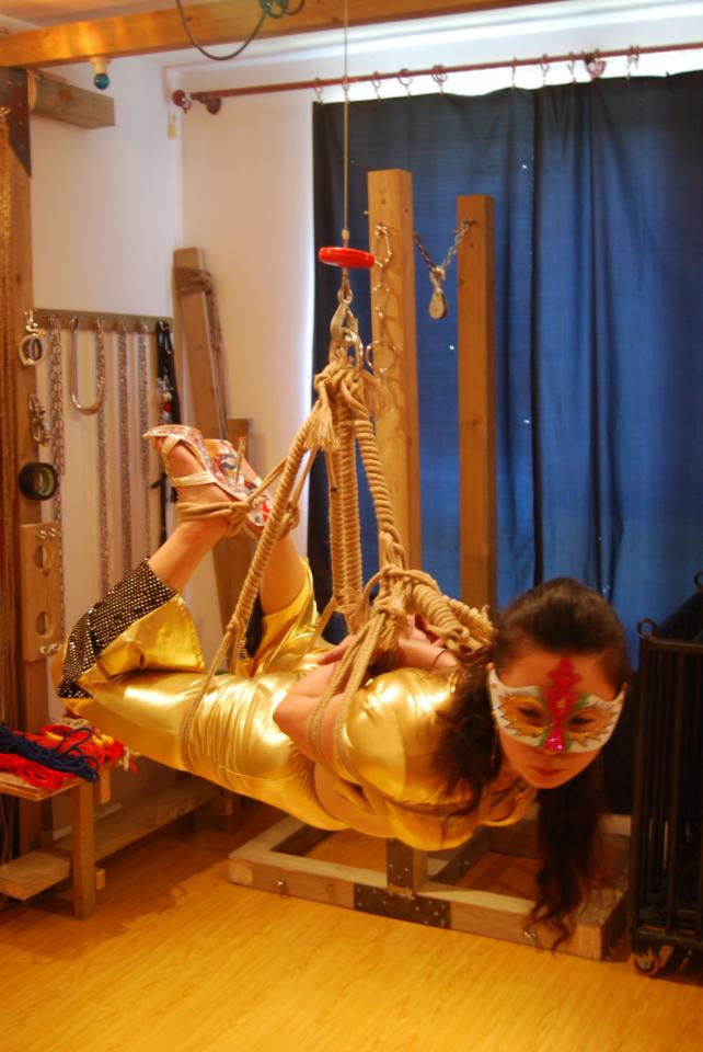 [Classic Studio] Ms. Xue Experiencing Prison Culture ©Classic Studio<br><br>Summary:<br><br>After several previous prison culture videos that are published. A lot of people asked more from us, and even named their favorite models. So we decided to bring the prison culture to every models that are willingly to experience it for a video. But this time, it is not only experiencing prison culture, but more likely a punishment video, that hopefully you guys will not mind but enjoy them.