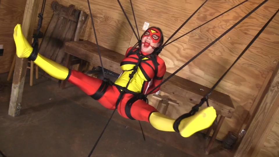Nyssa Nevers.. Spiderwoman Strung Up shinybound站视频Nyssa Nevers.. Spiderwoman Strung Up<br><br>蜘蛛女侠有个特殊的爱好，喜欢将自己置于危险境地，这次她又被捆绑堵嘴在邪恶反派的根据地了。而反派也做了相应措施防止蜘蛛女侠逃脱……<br><br>http://www.shinybound.com/x-new/new-set.php?setid=58733&user=shinybound#.WLTWyfl96Uk