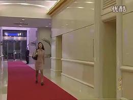 国产影视剧 捆绑封嘴 经典国产影视剧 荣誉 ，其中女主角因为探听公司机密被发现后被捆绑封嘴，并且被老板调戏，但因为其他原因，老板把女主角丢弃，只留