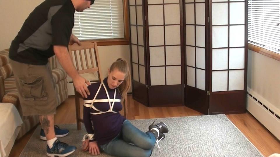 Rachel Lilly...Cutie Tied Up in Sexy Boots! tiedinheels站视频Rachel Lilly...Cutie Tied Up in Sexy Boots!<br><br>漂亮可爱的Rachel Lilly穿着她的高跟过膝长靴主动前来进行捆绑堵嘴视频拍摄，我不能令她失望！！捆绑完成后我不禁感叹Rachel是一个多么性感的紧缚模特啊<br><br>http://www.tiedinheels.com/x-new/new-set.php?setid=71150#.WMdHwvl96Uk