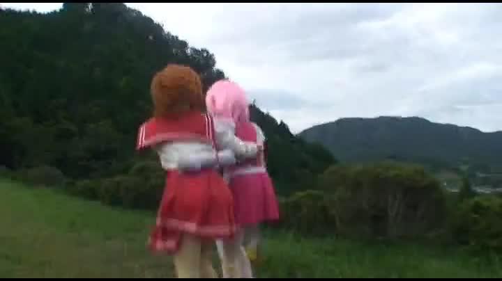  着ぐるみアニメマスク危機一髪!!! 着ぐるみアニメマスク危機一髪!!!<br>番号：DLAMN-048<br>457MB ¥4,500/DLAMN-048<br>224MB ¥4,500/DLAMN-048divx	<br>▲▲▲[WMV][DvX]はMIRAIDOUGA-Xをクリック<br>高画質[mp4]はMIRAIDOUGAをクリック▼▼▼<br>原购买链接：http://www.hpsart.net/download_page/downlord_anime.html<br>2个kigurumi美少女在野外被装车拘束调教，带进房间里玩弄侵犯