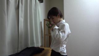 危机美女 漂亮女子在下班回家后脱衣服时遭到歹徒袭击。被绑起来后拍照。