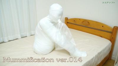 Mummification ver.014 レーベル: ココアソフト<br>品番: coma-014<br>解像度: 1280×720<br>合計サイズ: 1.88GB<br>再生時間: 41分03秒<br>ポイント: 320<br>在庫: 在庫あり<br>商品価格: ¥3,200円 <br>使用可能ポイント: 3200<br>美少女在床上被曝裹成木乃伊玩弄调教～！呼吸抑制不断摧残，按下内裤里跳蛋的开关强制高潮