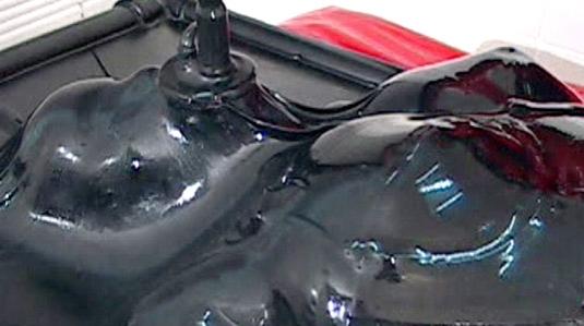 DARK BREATH PLAY DARK BREATH PLAY <br>Mistress Valentina - Jetta<br>链接：http://www.fetishtool.com/en/videos?p=6<br>美女被主人放进真空床里全身被抽干空气只能靠呼吸管吸气，被主人用道具调教