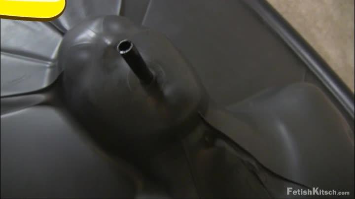 Vacuumed Toy part1 Vacuumed Toy part1<br>链接：https://www.fetishkitsch.com/visitors/updates/2010/v_jan-feb.html<br>乳胶真空床调教男M玩弄～！按摩棒挑逗下体，强制高潮