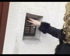 被掳走的毛妹 邻家小妹突然遇袭，醒来后发现自己成了奴隶