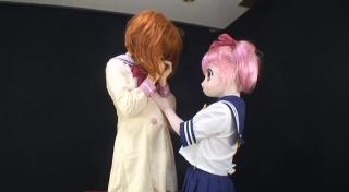 着ぐるみイベントアルバイトのはず初体验 品番: omake-a-005<br>解像度: 720×396<br>合計サイズ: 474MB<br>再生時間: 54分21秒<br>在庫: 在庫あり<br>商品価格: ¥1,900円 <br>使用可能ポイント: 1900<br>2名美少女穿上kigurumi互相玩弄嬉戏，按摩棒在下体游走！～