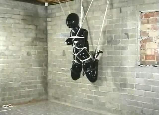 Devonshire DP-302 Devonshire德文郡系列<br>购买网址：http://www.bdsm-latex.net/devonshire-productions-dp-302-summer-cummings-bound-in-latex/<br>