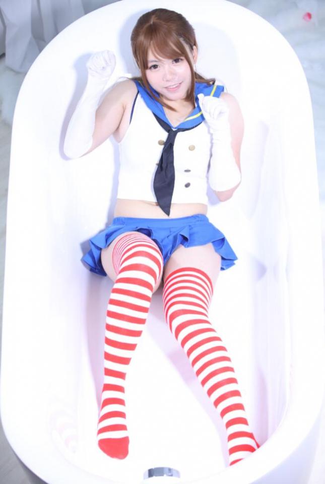 [Beauty Hunter] Sylinzi Only -- Kantai Collection Cosplay Special ©Beauty Hunter<br><br>Summary:<br><br>Kantai collection is a very famous anime around the world. This time beauty hunter will be hunting down the cosplayer that is suitable for his taste.<br><br>Finally he locked his target, a teenager girl looks like a diamond that just being refined out, and he hopes that his feeling will not betray himself...<br><br>Featuring: cosplay, stocking, foot fetish, savior uniform, metal bondage, handcuff, breast bondage, box tie, and shrimp tie
