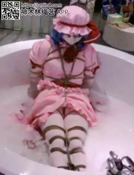 [Alice] June 4th livestream (ALMOST GOES WRONG) ©Alice<br><br>Summary:<br><br>Hello, everyone. I'm Alice, aka Rabbit. This time my assistant mummified me with saran wrap and left me at hotel alone. After I rescued myself. I decided to perform wet play in the bathtub with self-bondage. But it kinda goes wrong xd....<br><br>The video is very long, and this time i'm cosplaying Remilia Scarlet from Touhou Project again. Hope you will enjoy the livestream and follows the upcoming events in the main site. Thank you for your support, it helps me to get this far!<br><br>Featuring: cosplay, kigurumi, breast bondage, mummification, box tie, self bondage, crotch rope, stocking, foot fetish, gagging, and wet play