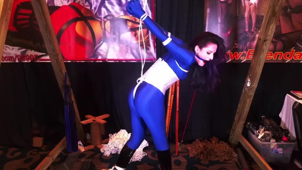 Caroline Pierce.. Blue Strappado 购买地址：http://shinybound.com/x-new/new-set.php?setid=60357&user=shinybound#.WWcRh5FJKY0