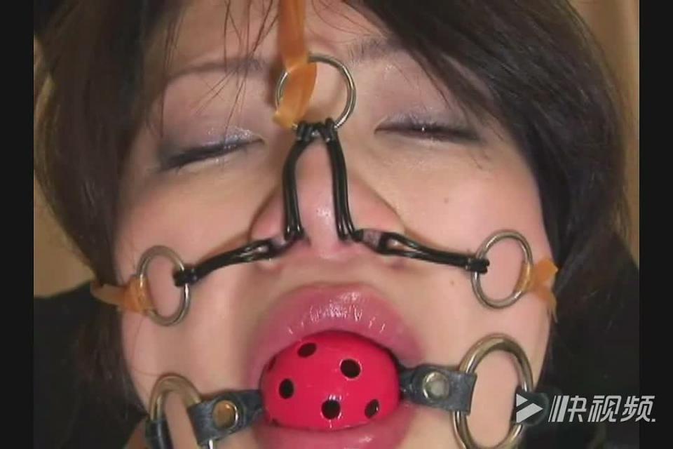 miracle系列 二 女olの颜のいじめは泣き强制される 来自于素人的一部经典片子 网址为www.neo-miracle.com <br>識別碼:e0093a<br>番号：SGA-085<br>定価12500円<br>本部介绍的为少妇爱上同事 被奸人发现 强迫 捆绑  <br>