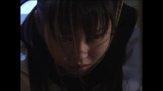 学生妹教室玩耍 穿着水手服的妹子在教室被男人无情调教。