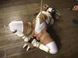 SHK-12-挣扎的蒙面女忍者 GIGA老片。蒙面只露出眼睛的性感女忍者被捆绑人后拼命挣扎