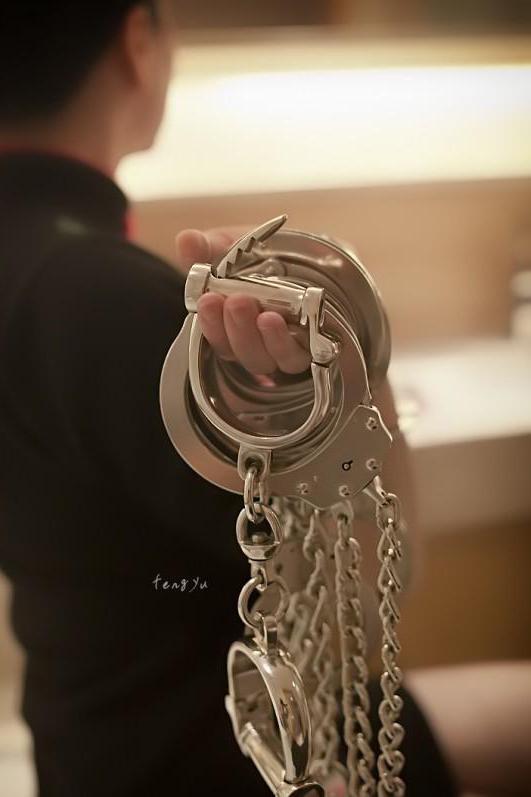 [Nature Art] First Time in Metals ©Nature Art<br><br>Summary:<br><br>It's a relaxing evening, a girl was captured by us for another wonderful video. It's her first time dancing with cuffs, but it will not be her last time to enjoy the evening with us. She does not refuse the feeling of being cuffed in front of the camera, instead, she felt the desire that was buried in her heart for the longest time...