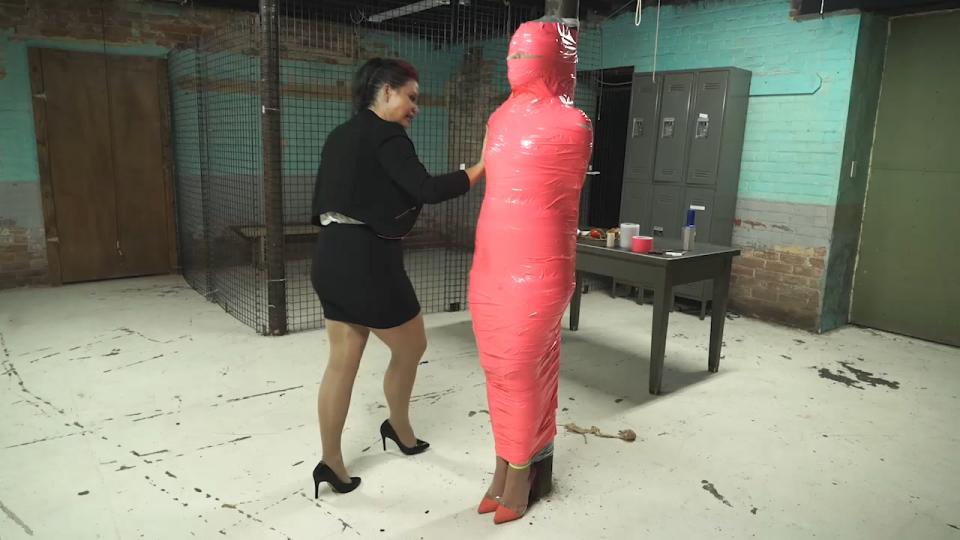 Nope, Anna has been bound to the post and ballgagged borntobebound站视频Nope, Anna has been bound to the post and ballgagged<br><br>JJ决不允许年轻的Anna继续和自己65岁的父亲约会，将Anna抓获后jj将她口球堵嘴并木乃伊束缚<br><br>http://borntobebound.com/updates/?p=37830