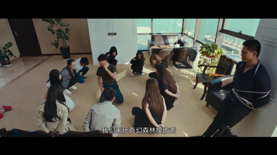 网络电影 疯人夜 网络电影<br>片名：疯人夜<br>主演：王锦 / 郝佳琦 / 纪信秀 / 萧禹郡 / 焦雅<br>内容简介：讲述的是一群高调的富二代开着跑车载着美女到海边一所度假别墅开Party，别墅的对面是一座废弃10年的疯人院，但是别墅管家告诉他们最近这座疯人院来了一群精神失常的疯子。夜晚临近，富二代们正在别墅里狂欢，精神病者们悄悄潜入别墅，一场人与“神”之间的战争即将爆发!<br>挺纠结的 因为文件大小不得不收4币