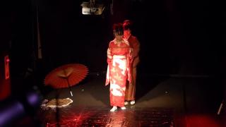 女绳师的紧缚表演：かすみ 緊縛 日本女绳师绳艺表演