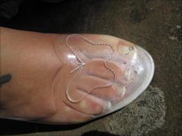 Sweaty Clearpumps Part 4 Sweaty Clearpumps Part 4 by mark2600<br>sweaty feet fogs up clear shoes <br>Note:this is a slideshow