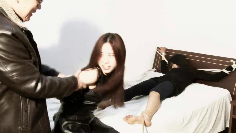 [MJ Studio] Beauty And Monster Pt. 1 ©MJ Studio<br><br>Video Resolution: 1280*720<br><br>Featuring: stocking, foot fetish, Chinese wuhua bondage, old fashion, spreading eagle, high position tie, and tickling