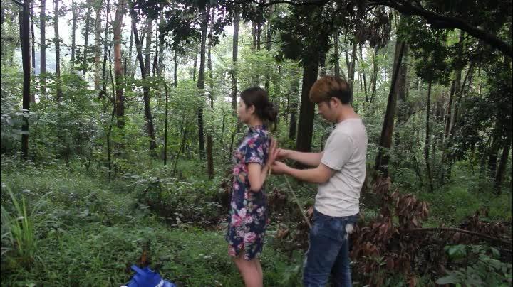 [Graze Studio] Ms. Jing's outdoor suspension bondage experience ©Graze Studio<br><br>Starring: Jingjing<br><br>Featuring: outdoor, old fashion, old school uniform, breast bondage, high position tie, suspension bondage, one-leg suspension, reverse prayer, stocking, and foot fetish
