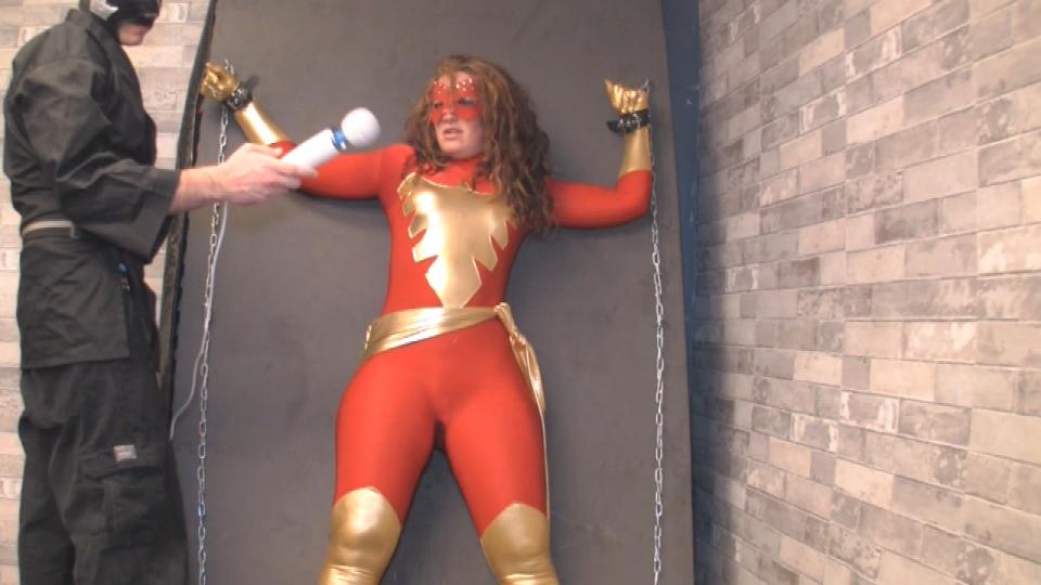Phoenix - Beaten Broken Defeated Disgraced  Primal's SUPERHEROINE SHAME站视频Phoenix - Beaten Broken Defeated Disgraced <br><br>Phoenix和搭档Black Knight商讨去调查与众多超级英雄无故消失有关联的地下拳击场。但前去调查的Black Knight一去不复返，Phoenix确定去拳击场寻找自己的搭档<br><br>https://www.clips4sale.com/studio/50111/15757036/Phoenix - Beaten Broken Defeated Disgraced MP4 Optimum