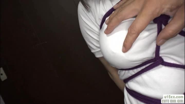 MMND-149 『AV無理』百々谷りあ19才 ほぼ処女まじめな女子大生のHカップ超弾力プリン爆乳をメチャメチャ完全騙し揉み 識別碼: MMND-149<br>長度: 120分鐘<br>導演: 岩澤有記<br>製作商: 未満<br>發行商: 未満<br>系列: AV無理<br>類別:巨乳 單體作品 DMM獨家 乳交 介紹影片 高畫質<br>演員:百々谷りあ<br>拘束紧缚调教制服美少女，龟甲缚～！