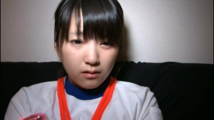 HERX-020 素顔がかわいぃ援交少女 木村つな 識別碼: HERX-020<br>長: 115分鐘<br>導演: 紅蜂<br>製作商: HERO<br>發行商: ブラック（HERO）<br>系列: 素顔がかわいぃ援交少女<br>類別:美少女 紧缚 體育服 單體作品 中出<br>演員:木村つな<br>紧缚捆绑调教美少女萝莉～！
