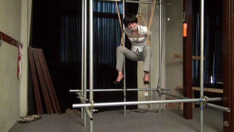 [Bondage Fate] Xinxian's Special ©Bondage Fate<br><br>Starring. Xinxian<br><br>Featuring: stocking, foot fetish, high heels, Chinese wuhua bondage, breast bondage, box tie, suspension bondage, imprisonment, classical damsel, extreme hogtie, soldier uniform, metal bondage, and handcuff