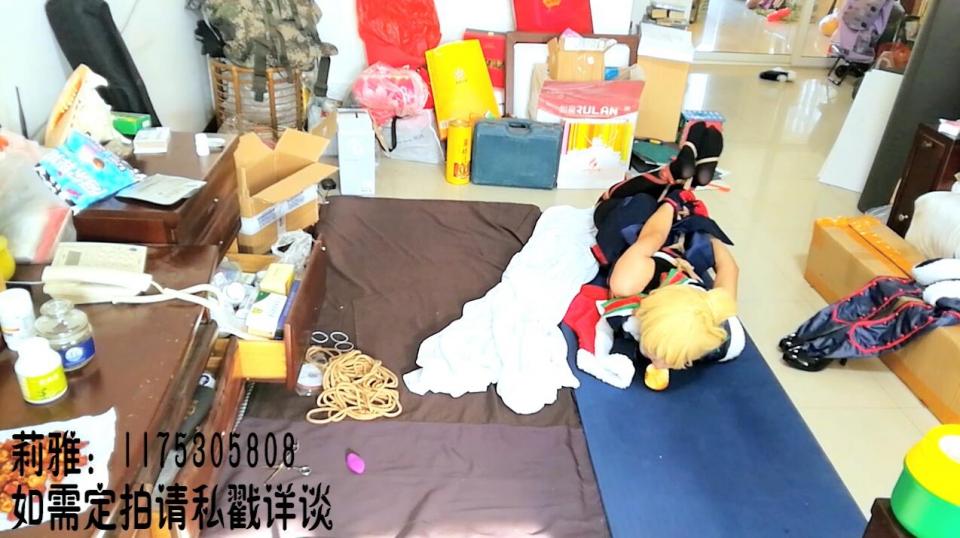 [Liya] Liya's Self Bondage Experiment -- Saber's Christmas Gift ©Liya<br><br>Summary:<br><br>The cosplayer received a saber costume one day for free, and she was excited about it since it is a Christmas special, which is very suitable for the season. But when she wore it, a mysterious sound started to echo inside of her head. The sound was luring her to pick up the rope that inside of her groom room, to tie herself up. Unable to resist, the girl decided to follow the voice inside of her head, but soon regretted after her consciousness was back..