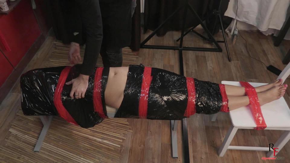 RussianFetish - Tickling mummification, bondage, bastinado and wax for Eastern Girl 俄罗斯舞娘惨遭各种折磨，被捆绑上身TK，驷马放置惩罚以及虐足，脚底滴蜡惩罚，最后被黑色塑料布与胶带全包TK肚皮以及脚心惩罚,整部影片十分精彩，值得一看<br>购买链接:https://www.clips4sale.com/studio/28730/18247320/Tickling mummification, bondage, bastinado and wax for Eastern Girl (Big Fetish Clip) FULL HD MP4<br>