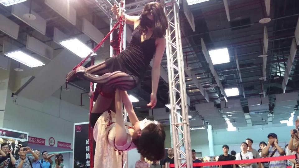 [Taiwan Adult Show] 2016 Behind The Scene Pt. 7 -- Fashion Bondage Special ©Taiwan Adult Show<br><br>Featuring: fashion, femdom, girls only, suspension bondage, breast bondage, box tie, one-leg suspension, breast bondage, box tie, and crotch rope